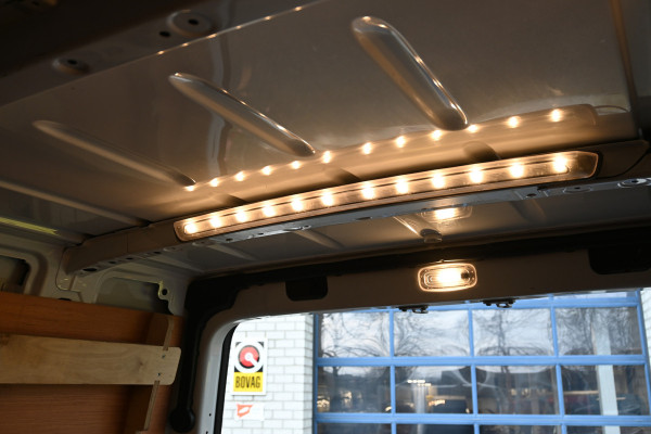 Mercedes-Benz Sprinter 317 CDI L2H2 3500 kg trekhaak, MBUX met camera, Etc.