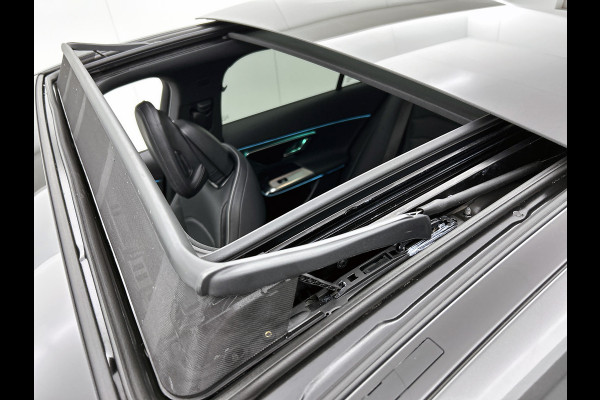 Mercedes-Benz E-Klasse 300 e Sport Edition AMG Line | Panorama Schuif-Kanteldak | Distronic | Lederen bekleding | Alarm | Parkeerpakket met 360°-camera | 20 Inch AMG Velgen. Inclusief 24 maanden MB Certified garantie voor Europa.