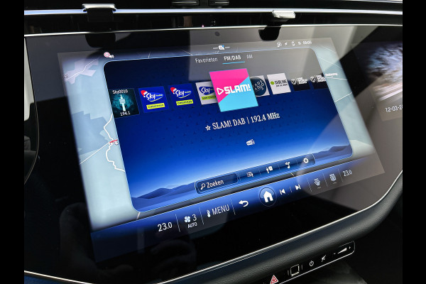 Mercedes-Benz E-Klasse 300 e Sport Edition AMG Line | Panorama Schuif-Kanteldak | Distronic | Lederen bekleding | Alarm | Parkeerpakket met 360°-camera | 20 Inch AMG Velgen. Inclusief 24 maanden MB Certified garantie voor Europa.