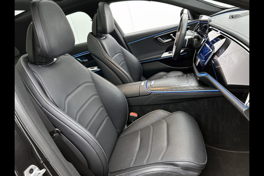Mercedes-Benz E-Klasse 300 e Sport Edition AMG Line | Panorama Schuif-Kanteldak | Distronic | Lederen bekleding | Alarm | Parkeerpakket met 360°-camera | 20 Inch AMG Velgen. Inclusief 24 maanden MB Certified garantie voor Europa.