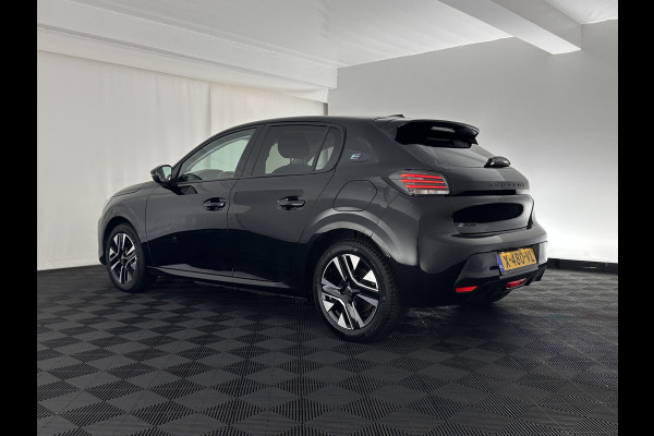 Peugeot e-208 EV Style 50 kWh [ 3-Fase-11kW] {SOH-96%} (INCL-BTW) Aut. *LEATHER-FABRIC | FULL-LED | SPORT-SEATS | KEYLESS | PRIVACY-GLASS | DAB+ | NAVI-FULLMAP | ECC | PDC | CRUISE | 16''ALU*