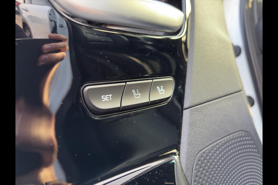 Kia Niro 1.6 GDi PHEV ExecutiveLine Automaat | Leder | Apple Carplay & Android Auto | Camera | Cruise | Stoelventilatie & Verwarming |