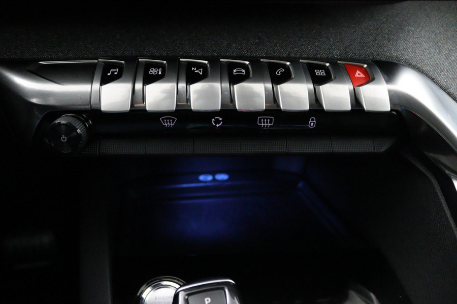 Peugeot 3008 *CARPLAY*CAMERA*ECC*HAAK*NAVI*ELEK.KLEP*1/2LEDER*