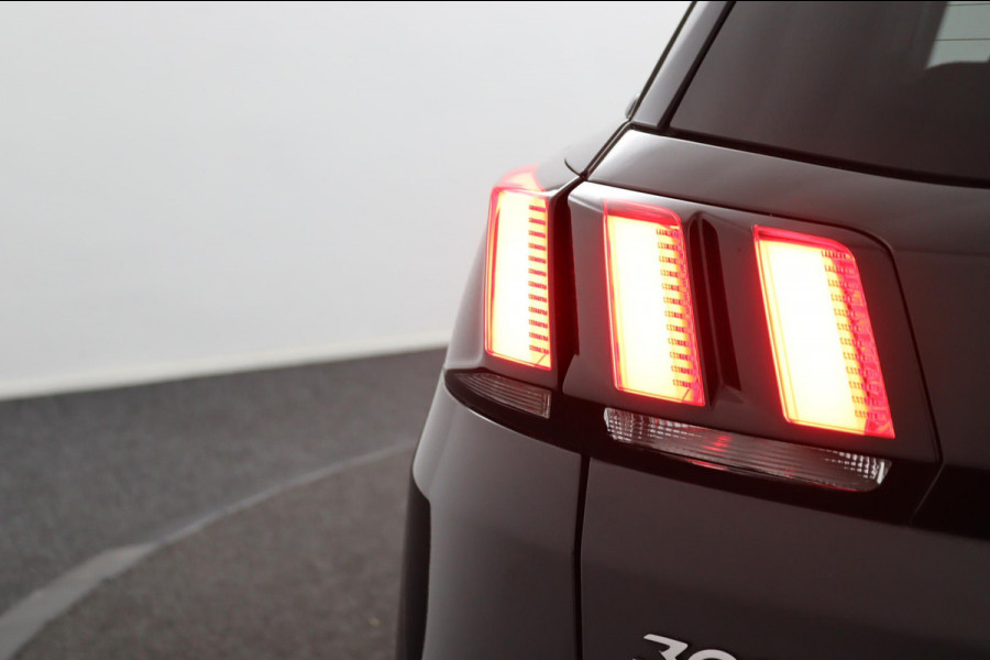 Peugeot 3008 *CARPLAY*CAMERA*ECC*HAAK*NAVI*ELEK.KLEP*1/2LEDER*