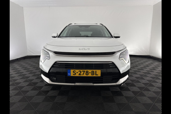 Kia Niro 1.6 GDi Hybrid Dynamic Plus Line (INCL-BTW) Aut. *PANO | HEAD-UP | LEATHER | DIGI-COCKPIT | NAVI-FULLMAP | DAB | ADAPTIVE-CRUISE | CAMERA | HEATED-COMFORTSEATS | KEYLESS | PRIVACYGLASS | SHIFTPADDLES | CARPLAY | TOWBAR | 16"