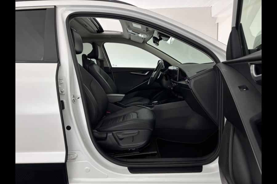 Kia Niro 1.6 GDi Hybrid Dynamic Plus Line (INCL-BTW) Aut. *PANO | HEAD-UP | LEATHER | DIGI-COCKPIT | NAVI-FULLMAP | DAB | ADAPTIVE-CRUISE | CAMERA | HEATED-COMFORTSEATS | KEYLESS | PRIVACYGLASS | SHIFTPADDLES | CARPLAY | TOWBAR | 16"