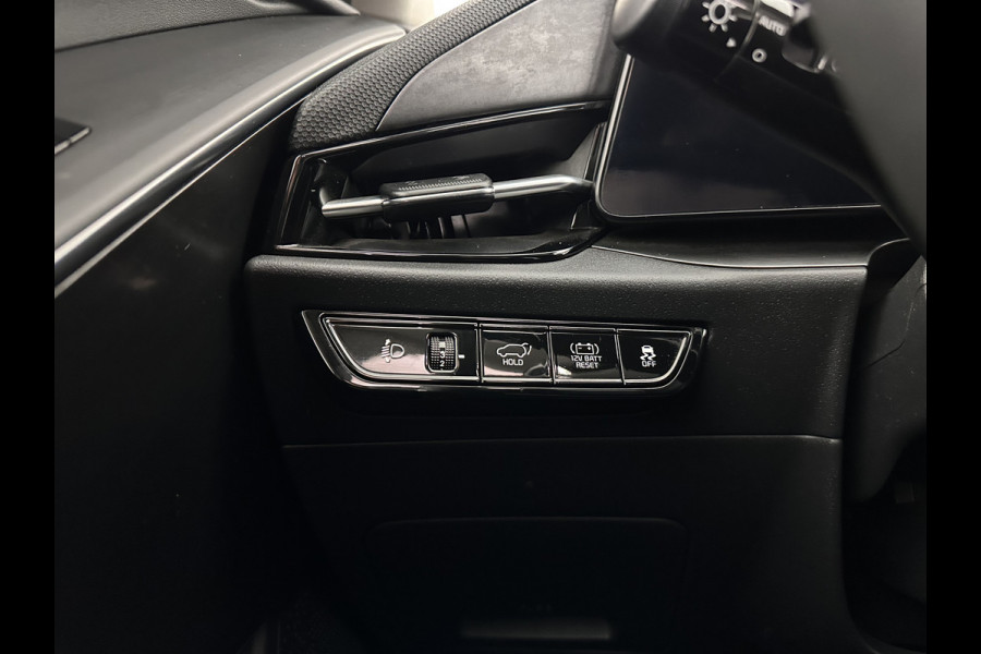 Kia Niro 1.6 GDi Hybrid Dynamic Plus Line (INCL-BTW) Aut. *PANO | HEAD-UP | LEATHER | DIGI-COCKPIT | NAVI-FULLMAP | DAB | ADAPTIVE-CRUISE | CAMERA | HEATED-COMFORTSEATS | KEYLESS | PRIVACYGLASS | SHIFTPADDLES | CARPLAY | TOWBAR | 16"