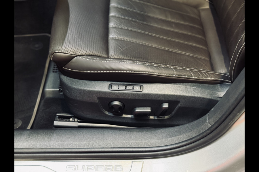 Škoda Superb Combi 1.4 TSI iV Laurin & Klement | Panorama | Stoelvent. | Trekhaak