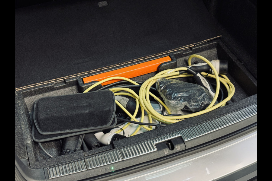 Škoda Superb Combi 1.4 TSI iV Laurin & Klement | Panorama | Stoelvent. | Trekhaak