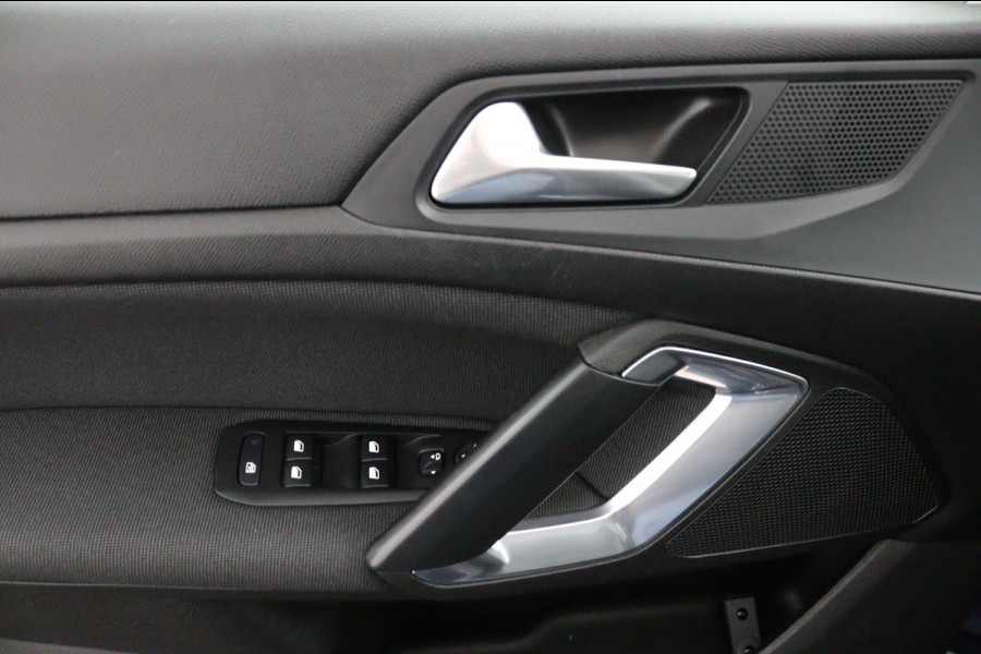 Peugeot 308 SW CARPLAY*130PK*PANO*NAVI*CAMERA*HAAK*CRUISE*ECC*