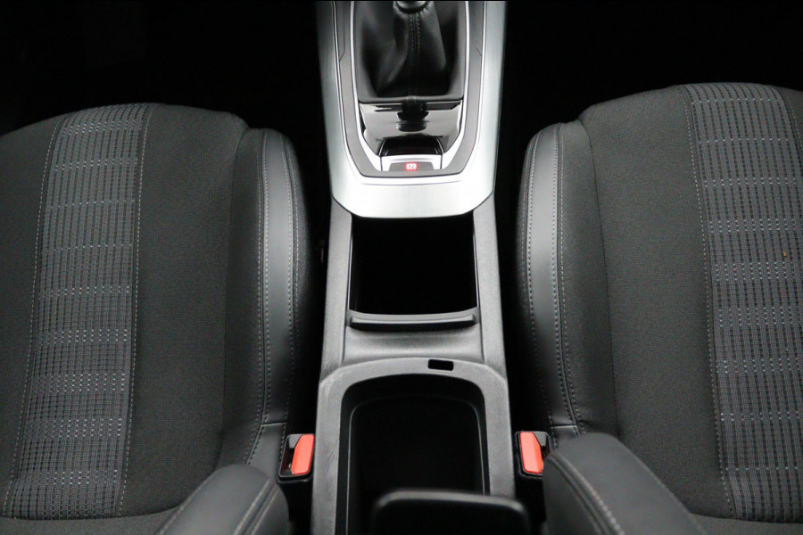 Peugeot 308 SW CARPLAY*130PK*PANO*NAVI*CAMERA*HAAK*CRUISE*ECC*