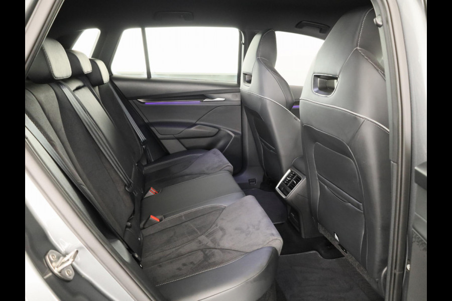 Škoda Elroq 60 Sportline 204pk | Navigatie | Keyless entry | Parkeercamera | Adaptieve cruise controle | Stoelverwarming | Parkeersensoren voor en achter