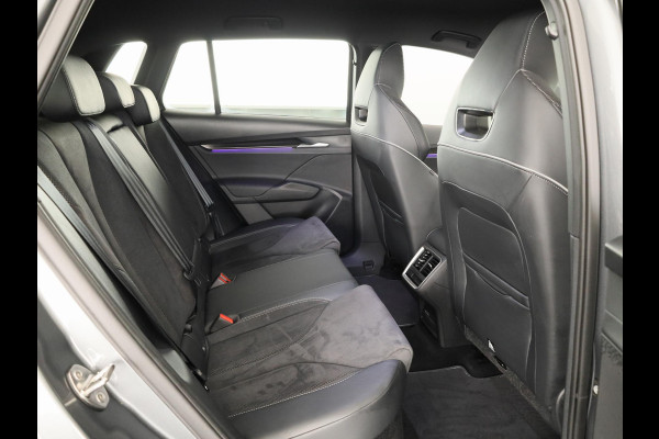 Škoda Elroq 60 Sportline 204pk | Navigatie | Keyless entry | Parkeercamera | Adaptieve cruise controle | Stoelverwarming | Parkeersensoren voor en achter