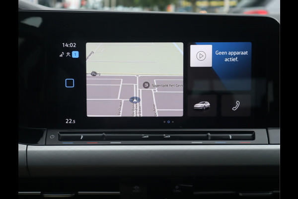 Volkswagen Golf 1.5 TSI Life Business Navi / LED /Camera / Trekh / Climate BTW auto