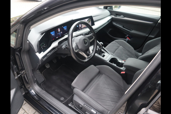 Volkswagen Golf 1.5 TSI Life Business Navi / LED /Camera / Trekh / Climate BTW auto