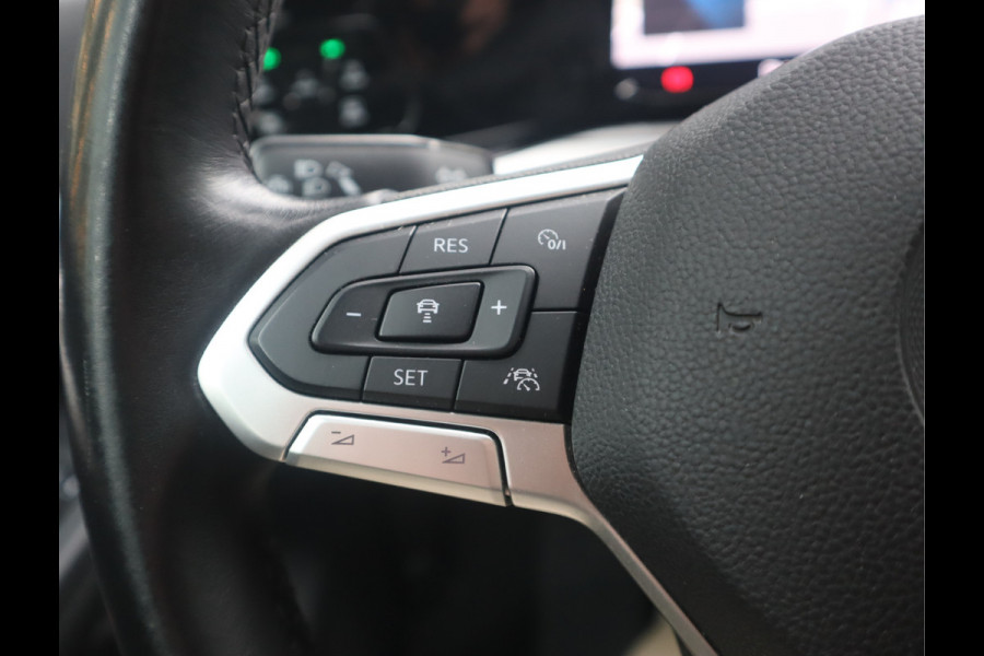 Volkswagen Golf 1.5 TSI Life Business Navi / LED /Camera / Trekh / Climate BTW auto