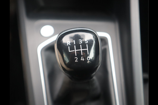 Volkswagen Golf 1.5 TSI Life Business Navi / LED /Camera / Trekh / Climate BTW auto