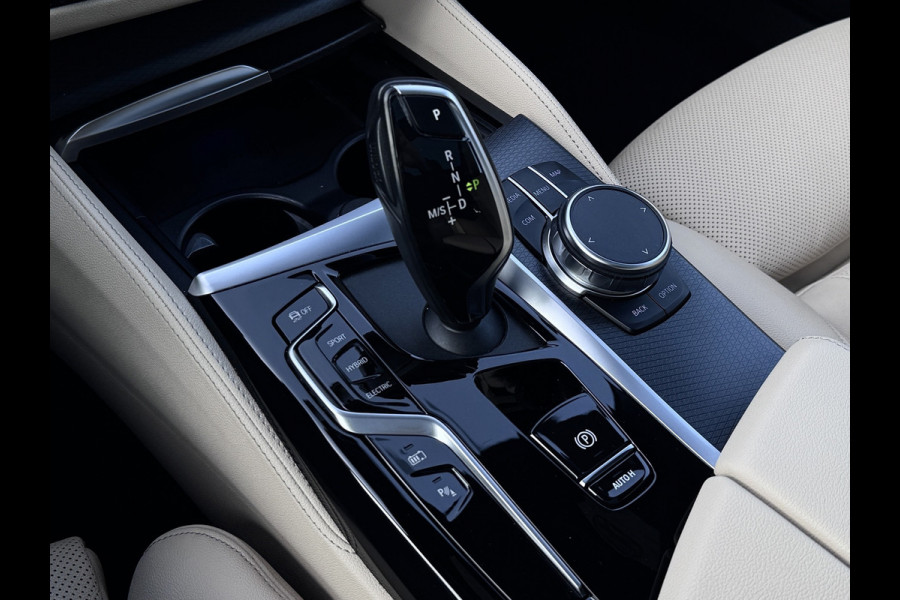 BMW 5 Serie Touring 530e M-Sport | Pano | Trekhaak | Laser | Head Up | Driving Assist Pro | Keyless | Dealer onderhouden | 1e eig.