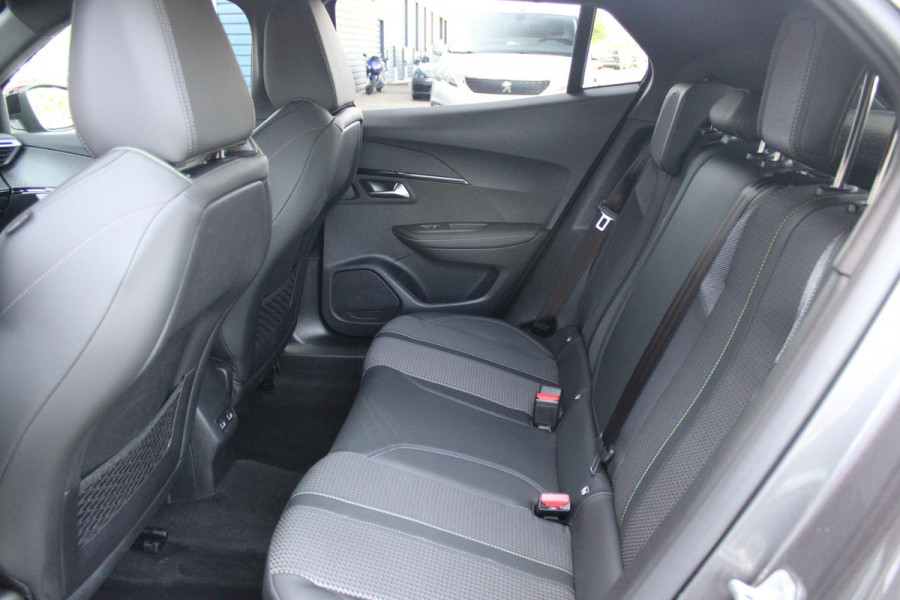 Peugeot 2008 1.2 130PK GT | NAVIGATIE 10" TOUCHSCREEN | APPLE CARPLAY/ANDROID AUTO | ADAPTIVE CRUISE CONTROL | FULL LED KOPLAMPEN | ACHTERUITRIJ CAMERA | 3-D COCKPIT | KEYLESS ENTRY/START | STOEL VERWARMING | DODEHOEK BEWAKING | ALL SEASON BANDEN |