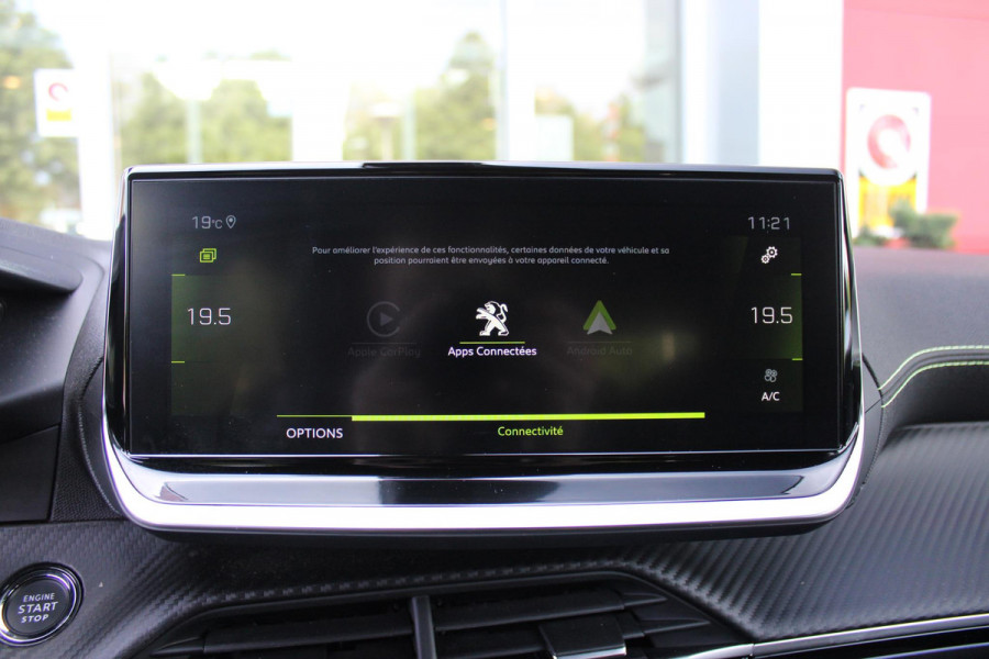 Peugeot 2008 1.2 130PK GT | NAVIGATIE 10" TOUCHSCREEN | APPLE CARPLAY/ANDROID AUTO | ADAPTIVE CRUISE CONTROL | FULL LED KOPLAMPEN | ACHTERUITRIJ CAMERA | 3-D COCKPIT | KEYLESS ENTRY/START | STOEL VERWARMING | DODEHOEK BEWAKING | ALL SEASON BANDEN |