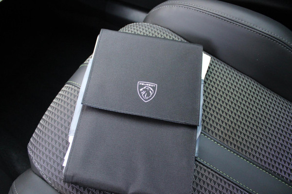 Peugeot 2008 1.2 130PK GT | NAVIGATIE 10" TOUCHSCREEN | APPLE CARPLAY/ANDROID AUTO | ADAPTIVE CRUISE CONTROL | FULL LED KOPLAMPEN | ACHTERUITRIJ CAMERA | 3-D COCKPIT | KEYLESS ENTRY/START | STOEL VERWARMING | DODEHOEK BEWAKING | ALL SEASON BANDEN |