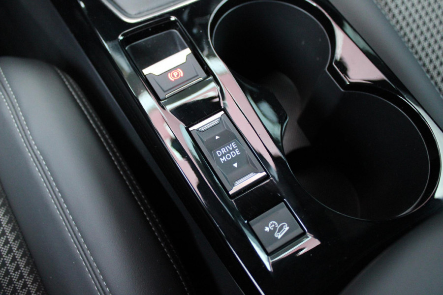 Peugeot 2008 1.2 130PK GT | NAVIGATIE 10" TOUCHSCREEN | APPLE CARPLAY/ANDROID AUTO | ADAPTIVE CRUISE CONTROL | FULL LED KOPLAMPEN | ACHTERUITRIJ CAMERA | 3-D COCKPIT | KEYLESS ENTRY/START | STOEL VERWARMING | DODEHOEK BEWAKING | ALL SEASON BANDEN |