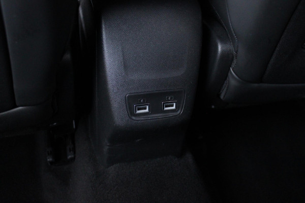 Peugeot 2008 1.2 130PK GT | NAVIGATIE 10" TOUCHSCREEN | APPLE CARPLAY/ANDROID AUTO | ADAPTIVE CRUISE CONTROL | FULL LED KOPLAMPEN | ACHTERUITRIJ CAMERA | 3-D COCKPIT | KEYLESS ENTRY/START | STOEL VERWARMING | DODEHOEK BEWAKING | ALL SEASON BANDEN |