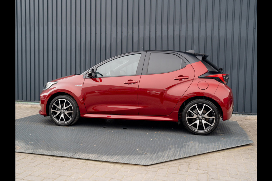 Toyota Yaris 1.5 Hybrid Executive | Bi-Tone | 17'' | Stoelverw. | Apple Carplay/ Android Auto | Prijs Rijklaar!!