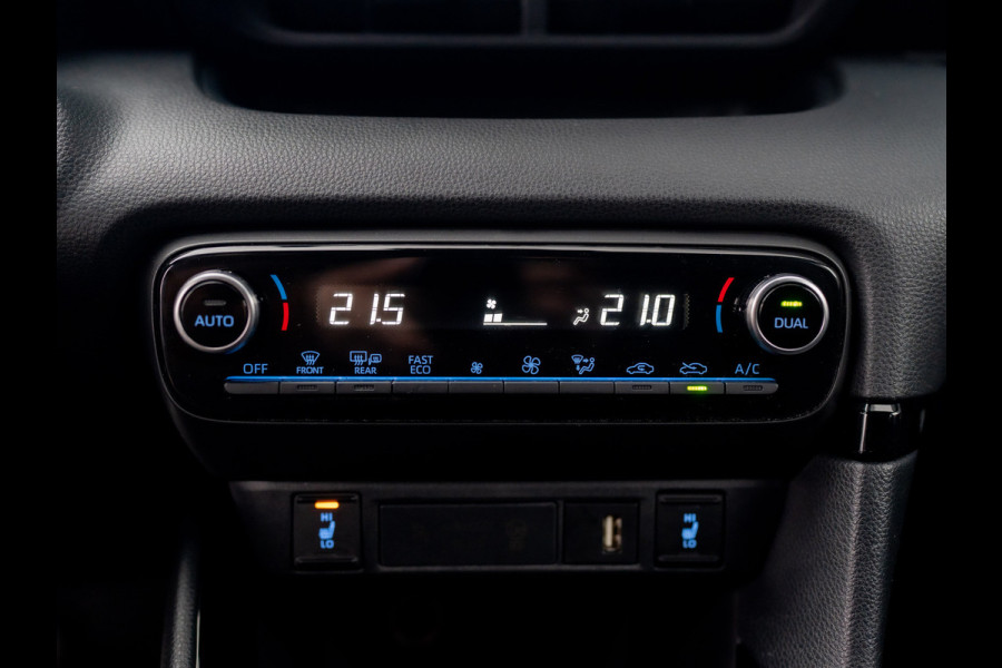 Toyota Yaris 1.5 Hybrid Executive | Bi-Tone | 17'' | Stoelverw. | Apple Carplay/ Android Auto | Prijs Rijklaar!!