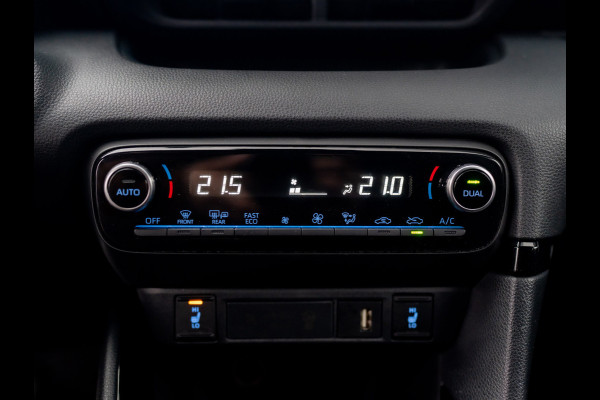 Toyota Yaris 1.5 Hybrid Executive | Bi-Tone | 17'' | Stoelverw. | Apple Carplay/ Android Auto | Prijs Rijklaar!!