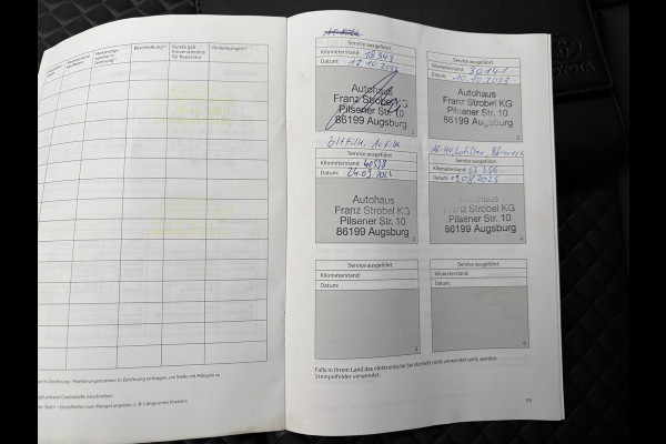 Toyota Yaris 1.5 Hybrid Executive | Bi-Tone | 17'' | Stoelverw. | Apple Carplay/ Android Auto | Prijs Rijklaar!!