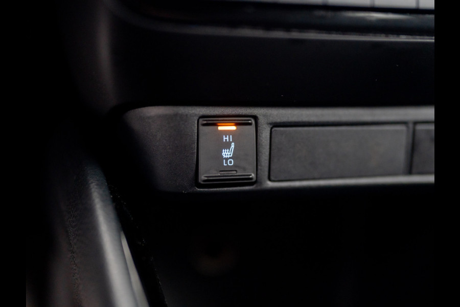 Toyota Yaris 1.5 Hybrid Executive | Bi-Tone | 17'' | Stoelverw. | Apple Carplay/ Android Auto | Prijs Rijklaar!!