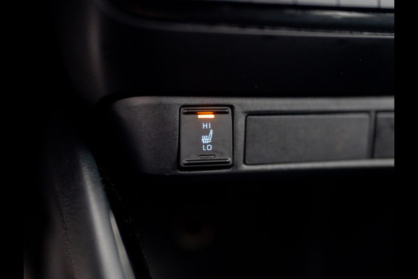 Toyota Yaris 1.5 Hybrid Executive | Bi-Tone | 17'' | Stoelverw. | Apple Carplay/ Android Auto | Prijs Rijklaar!!