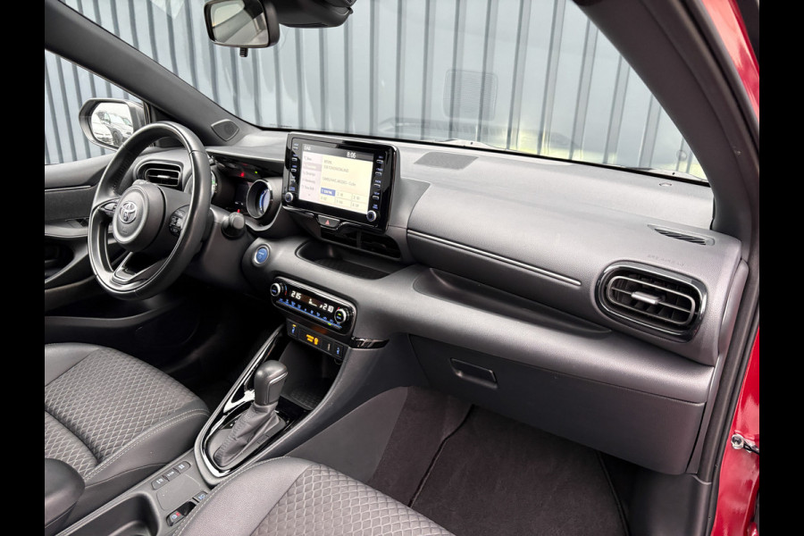 Toyota Yaris 1.5 Hybrid Executive | Bi-Tone | 17'' | Stoelverw. | Apple Carplay/ Android Auto | Prijs Rijklaar!!