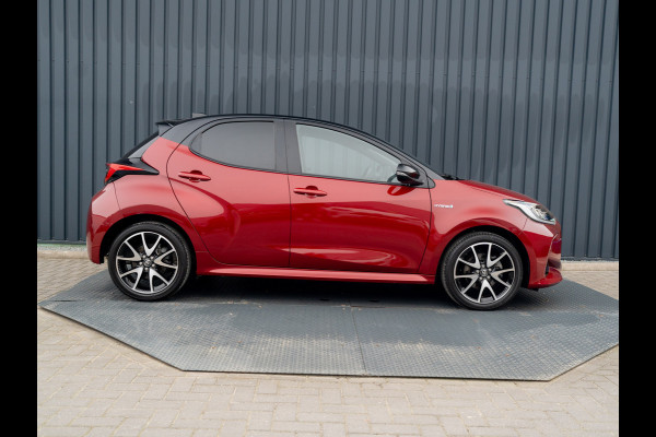 Toyota Yaris 1.5 Hybrid Executive | Bi-Tone | 17'' | Stoelverw. | Apple Carplay/ Android Auto | Prijs Rijklaar!!