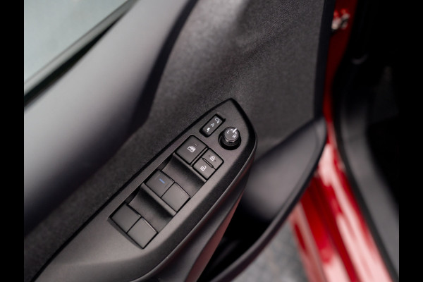 Toyota Yaris 1.5 Hybrid Executive | Bi-Tone | 17'' | Stoelverw. | Apple Carplay/ Android Auto | Prijs Rijklaar!!