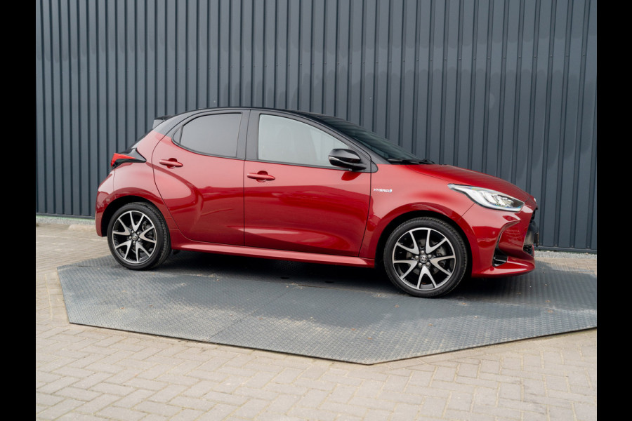 Toyota Yaris 1.5 Hybrid Executive | Bi-Tone | 17'' | Stoelverw. | Apple Carplay/ Android Auto | Prijs Rijklaar!!