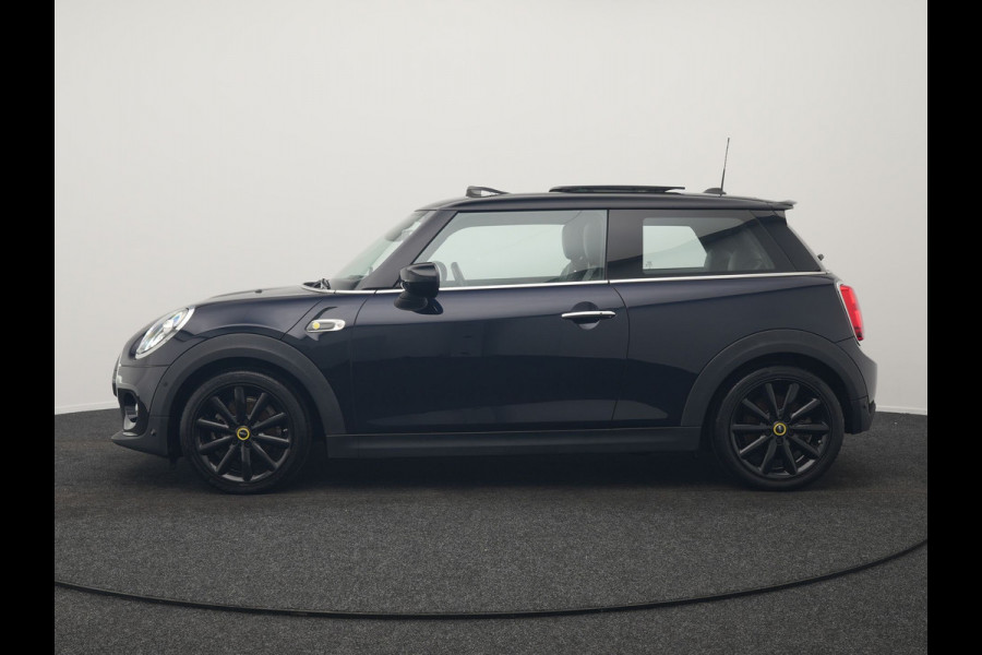 MINI Cooper Electric Yours 33 kWh 184pk | Panodak | Head Up | Harman / Kardon | Camera | Lederen Sportstoelen Verwarmd | Keyless | Apple Carplay | Cruise Control | LED Koplampen | Virtual | Navigatie | DAB |