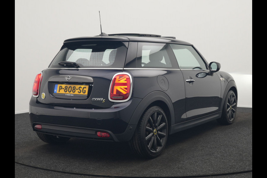 MINI Cooper Electric Yours 33 kWh 184pk | Panodak | Head Up | Harman / Kardon | Camera | Lederen Sportstoelen Verwarmd | Keyless | Apple Carplay | Cruise Control | LED Koplampen | Virtual | Navigatie | DAB |