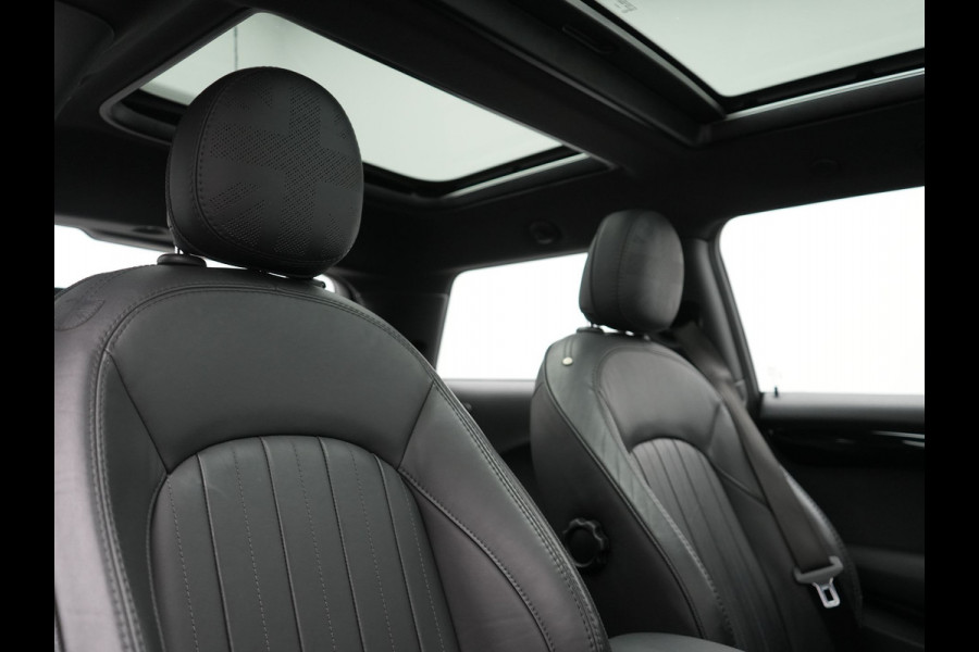 MINI Cooper Electric Yours 33 kWh 184pk | Panodak | Head Up | Harman / Kardon | Camera | Lederen Sportstoelen Verwarmd | Keyless | Apple Carplay | Cruise Control | LED Koplampen | Virtual | Navigatie | DAB |