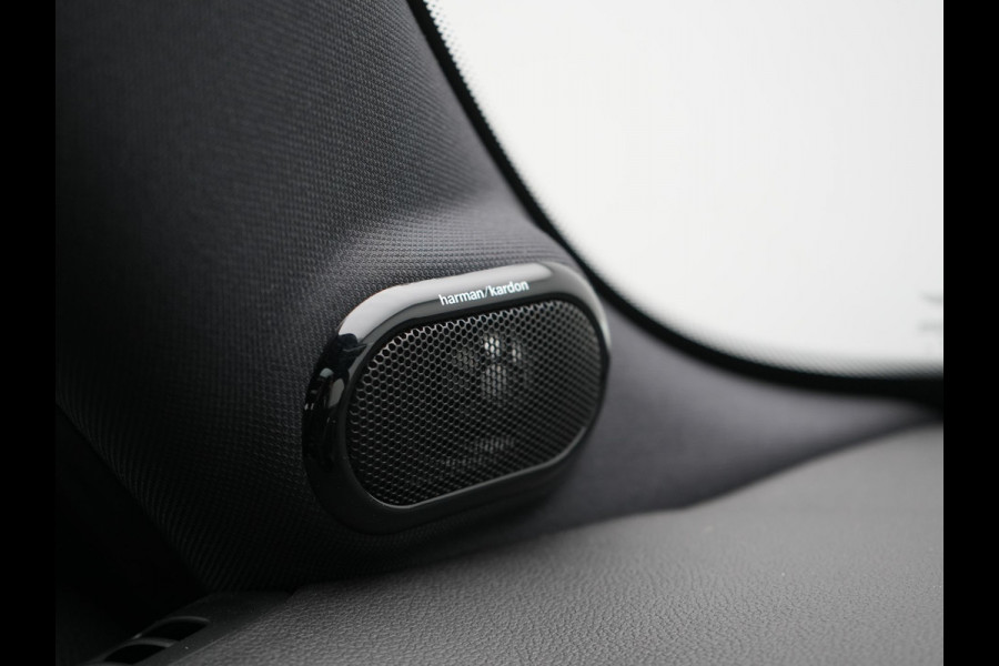 MINI Cooper Electric Yours 33 kWh 184pk | Panodak | Head Up | Harman / Kardon | Camera | Lederen Sportstoelen Verwarmd | Keyless | Apple Carplay | Cruise Control | LED Koplampen | Virtual | Navigatie | DAB |