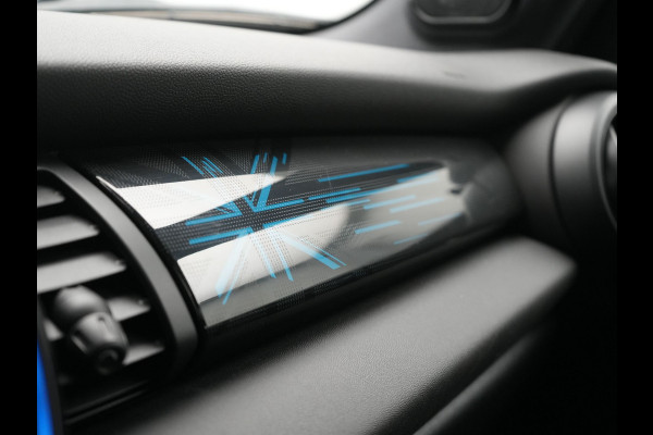 MINI Cooper Electric Yours 33 kWh 184pk | Panodak | Head Up | Harman / Kardon | Camera | Lederen Sportstoelen Verwarmd | Keyless | Apple Carplay | Cruise Control | LED Koplampen | Virtual | Navigatie | DAB |