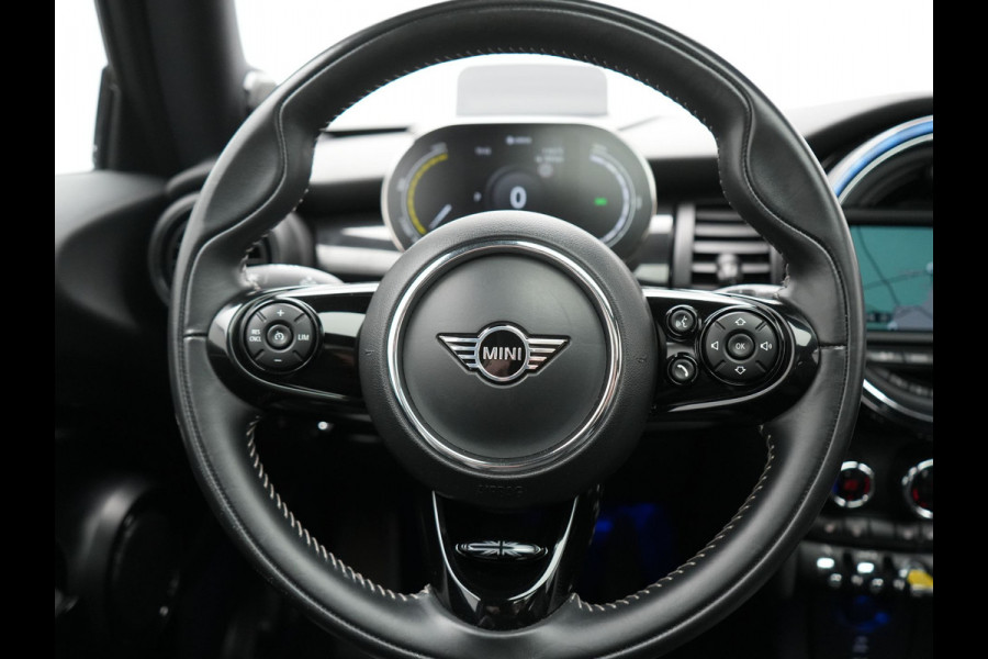 MINI Cooper Electric Yours 33 kWh 184pk | Panodak | Head Up | Harman / Kardon | Camera | Lederen Sportstoelen Verwarmd | Keyless | Apple Carplay | Cruise Control | LED Koplampen | Virtual | Navigatie | DAB |