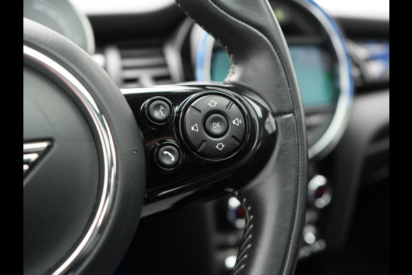 MINI Cooper Electric Yours 33 kWh 184pk | Panodak | Head Up | Harman / Kardon | Camera | Lederen Sportstoelen Verwarmd | Keyless | Apple Carplay | Cruise Control | LED Koplampen | Virtual | Navigatie | DAB |