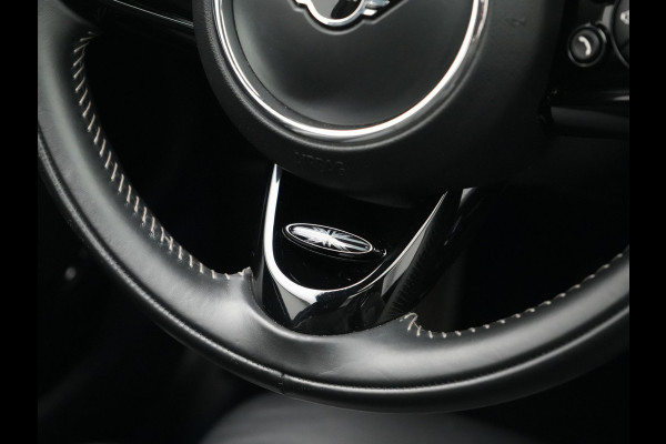 MINI Cooper Electric Yours 33 kWh 184pk | Panodak | Head Up | Harman / Kardon | Camera | Lederen Sportstoelen Verwarmd | Keyless | Apple Carplay | Cruise Control | LED Koplampen | Virtual | Navigatie | DAB |
