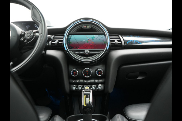 MINI Cooper Electric Yours 33 kWh 184pk | Panodak | Head Up | Harman / Kardon | Camera | Lederen Sportstoelen Verwarmd | Keyless | Apple Carplay | Cruise Control | LED Koplampen | Virtual | Navigatie | DAB |