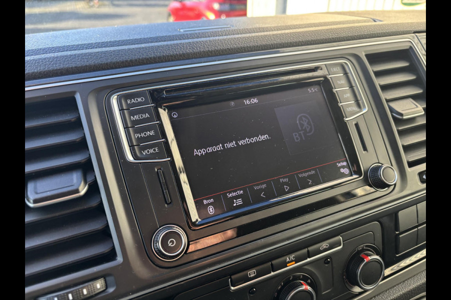 Volkswagen Transporter 2.0 TDI L2H1 DC*AUTOM.*A/C*ACC*NAVI*HAAK*CARPLAY*
