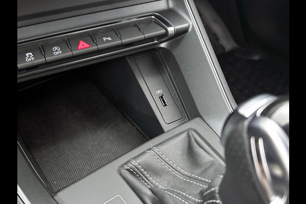 Audi Q3 35 TFSI S edition (Dealer OnderH, Navi, Carplay, StoelV, Leder, Lane Assist, Addapt Cruise, Etc)