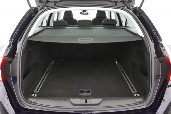 Peugeot 308 SW 1.2 *130PK*ECC*CRUISE*CAM*HAAK*CARPLAY*PANO*