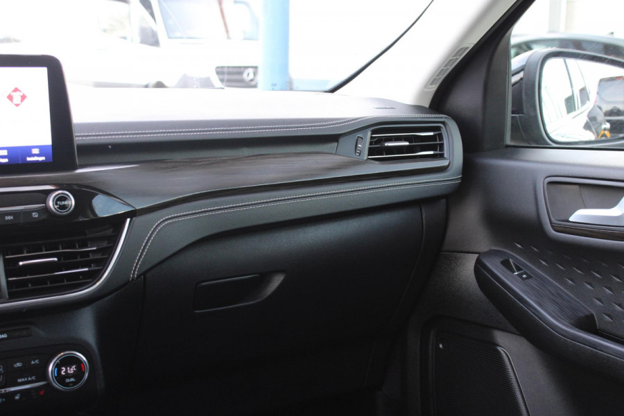 Ford Kuga 2.5 PHEV Vignale | Winterpack | Adaptive Cruise Control | Trekhaak | Climate Control | Camera | Navigatie |